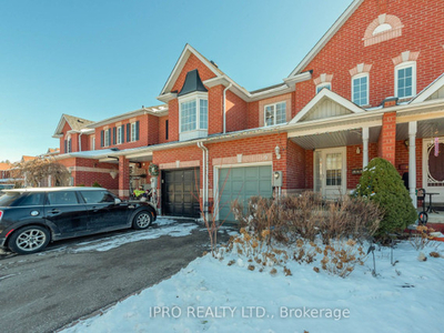 Location & Luxury! 3+2 Beds, Finished Basement, 2 Parking