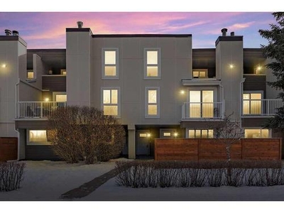 Townhouse For Sale In Canyon Meadows, Calgary, Alberta