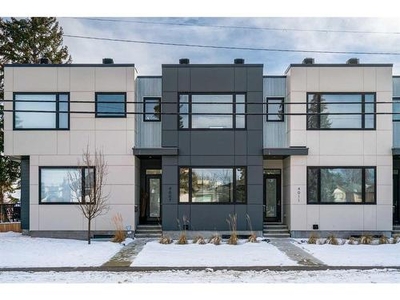 Townhouse For Sale In Rosscarrock, Calgary, Alberta