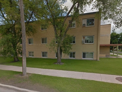 Winnipeg Pet Friendly Apartment For Rent | Rossmere - B | 755 765 Watt