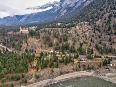 Wonderful 3/4 acre lot on waterfront, Lillooet!