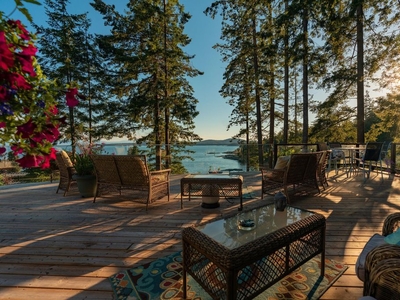 4 bedroom luxury House for sale in Halfmoon Bay, British Columbia