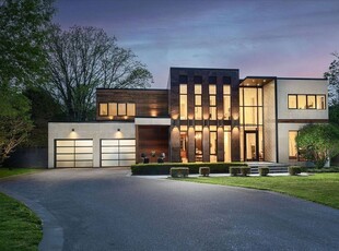 4 bedroom luxury Detached House for sale in Oakville, Ontario