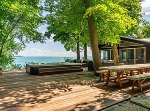 Luxury island for sale in Orillia, Canada