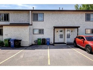 Townhouse For Sale In Willow Park, Calgary, Alberta