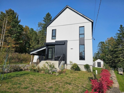 House for sale, 1011 Rue de l'Orée-des-Bois, Sainte-Adèle, QC J8B2N4, CA, in Sainte-Adèle, Canada