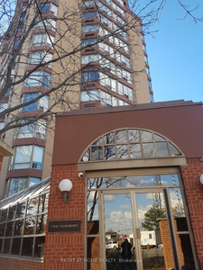 2 Bed Upper Penthouse Condo in the Heart of Downtown Mississauga