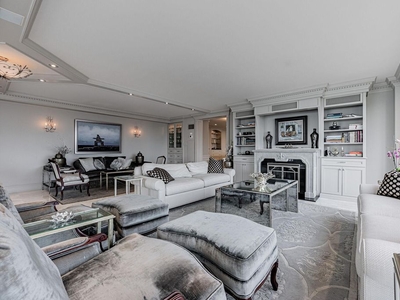 2 bedroom luxury Flat for sale in Toronto, Ontario