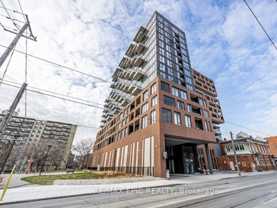 Brand-New, Never-Lived-In!! 3 Bdrm Corner Unit in South Parkdale