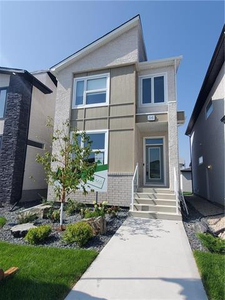 MOVE IN READY SHOW HOME IN HIGHLAND LOADED WITH UPGRADES
