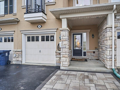 Waterfront Lifestyle: 4Bdrms Townhome, Move-In Ready!