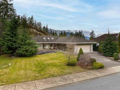 158 STONEGATE DRIVE West Vancouver