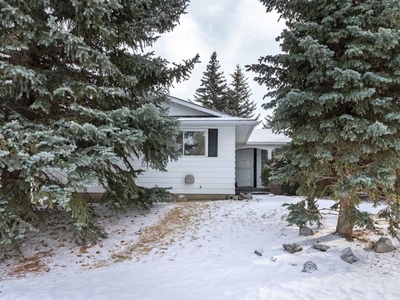 9808 Paliscliffe Road Sw, Calgary, Residential