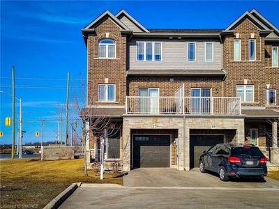 House for sale, 17 Crossings Way, in Hamilton, Canada