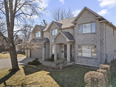 House for sale, 17 Miller Dr, Greater Toronto Area, Ontario, in Hamilton, Canada
