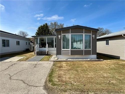 House For Sale In Dakota Crossing, Winnipeg, Manitoba