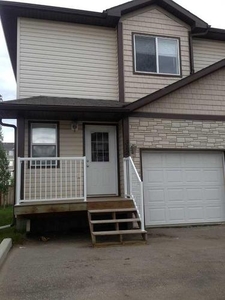 Townhouse For Sale In Northridge, Grande Prairie, Alberta