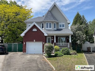 2 Storey for sale Chomedey 3 bedrooms 2 bathrooms