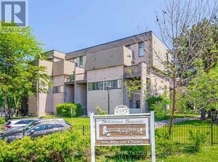 Townhouse For Sale In Sheridan, Mississauga, Ontario