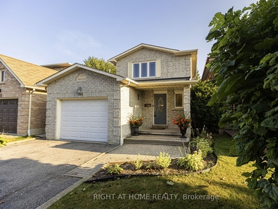 142 Maberley Cres