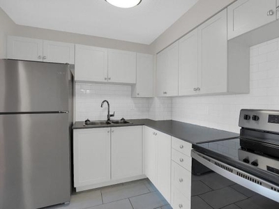 2 Bedroom Apartment Unit Kingston ON For Rent At 1989