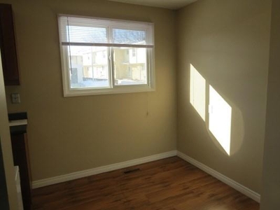 3 Bedroom Detached House Edmonton AB For Rent At 1350