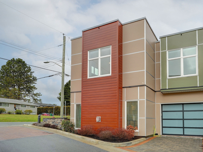 House for sale, 1-4355 Viewmont Avenue, Greater Victoria, British Columbia, in Victoria, Canada