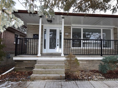 House for sale, 293 Churchill Ave S, in Toronto, Canada