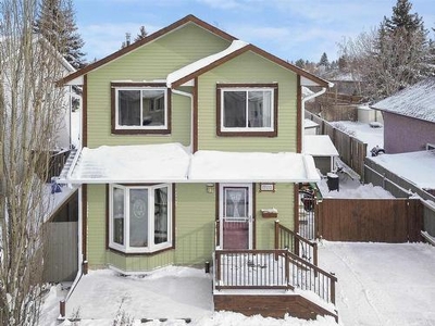 House For Sale In Lago Lindo, Edmonton, Alberta