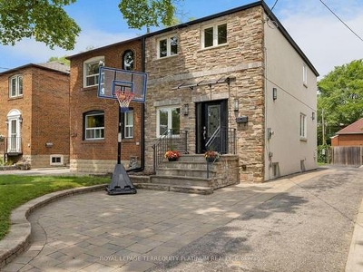 House For Sale In Leaside, Toronto, Ontario