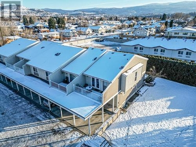 Townhouse For Sale In Highway 97, Kelowna, British Columbia