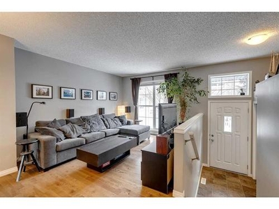 Townhouse For Sale In New Brighton, Calgary, Alberta