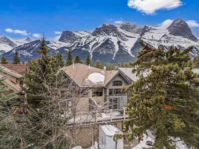 2, 817 5th Street, Canmore, Alberta–