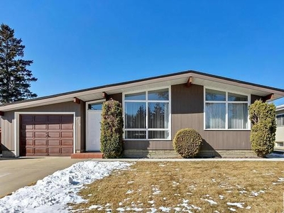House For Sale In Elmwood Park, Edmonton, Alberta