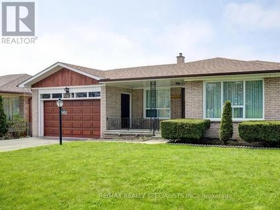 House For Sale In Applewood, Mississauga, Ontario