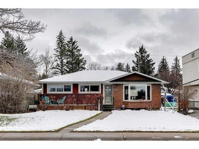 House For Sale In Haysboro, Calgary, Alberta