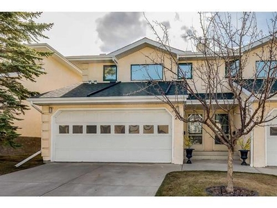 Townhouse For Sale In Sandstone Valley, Calgary, Alberta