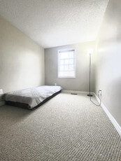 Room For Rent in Guelph - Close to Costco