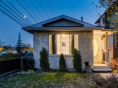 Calgary House For Rent | Tuxedo Park | 3 BEDROOM - 2 STORY