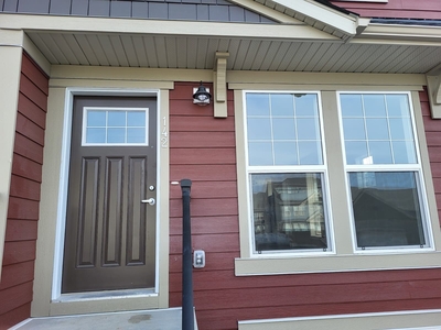 Calgary Pet Friendly Townhouse For Rent | Cranston | CORNER TOWNHOUSE: 3 BED
