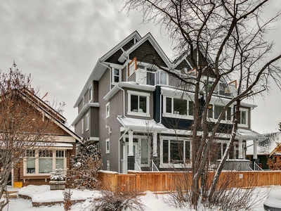 Calgary Pet Friendly Townhouse For Rent | Sunnyside | Luxury Townhome Nestled in the