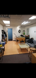 Office space / mini salon for sublease
