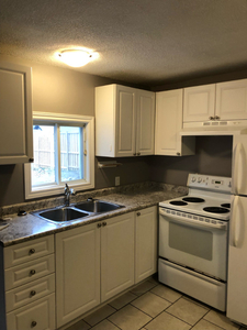 2 Bedroom unit available in Collingwood