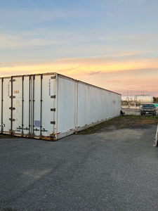 53’ storage trailer for rent with parking