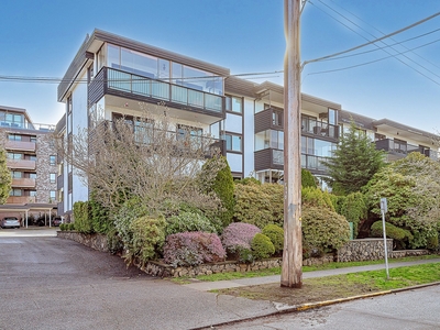 Condo/Apartment for sale, 202-1039 Linden Avenue, Greater Victoria, British Columbia, in Victoria, Canada