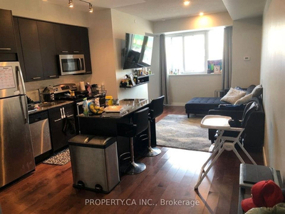 Danforth and Woodbine - 2 Bed 2 Bath Spacious Unit