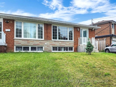 House for rent, Main - 37 Calstock Dr, in Toronto, Canada