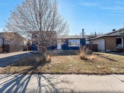House For Sale In Ross Glen, Medicine Hat, Alberta