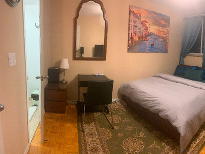 Master Bedroom with En-suite Washroom $1,200