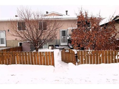 Townhouse For Sale In Forest Lawn, Calgary, Alberta